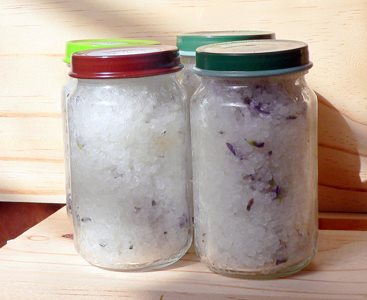 Lavender salt scrub, i makes it
