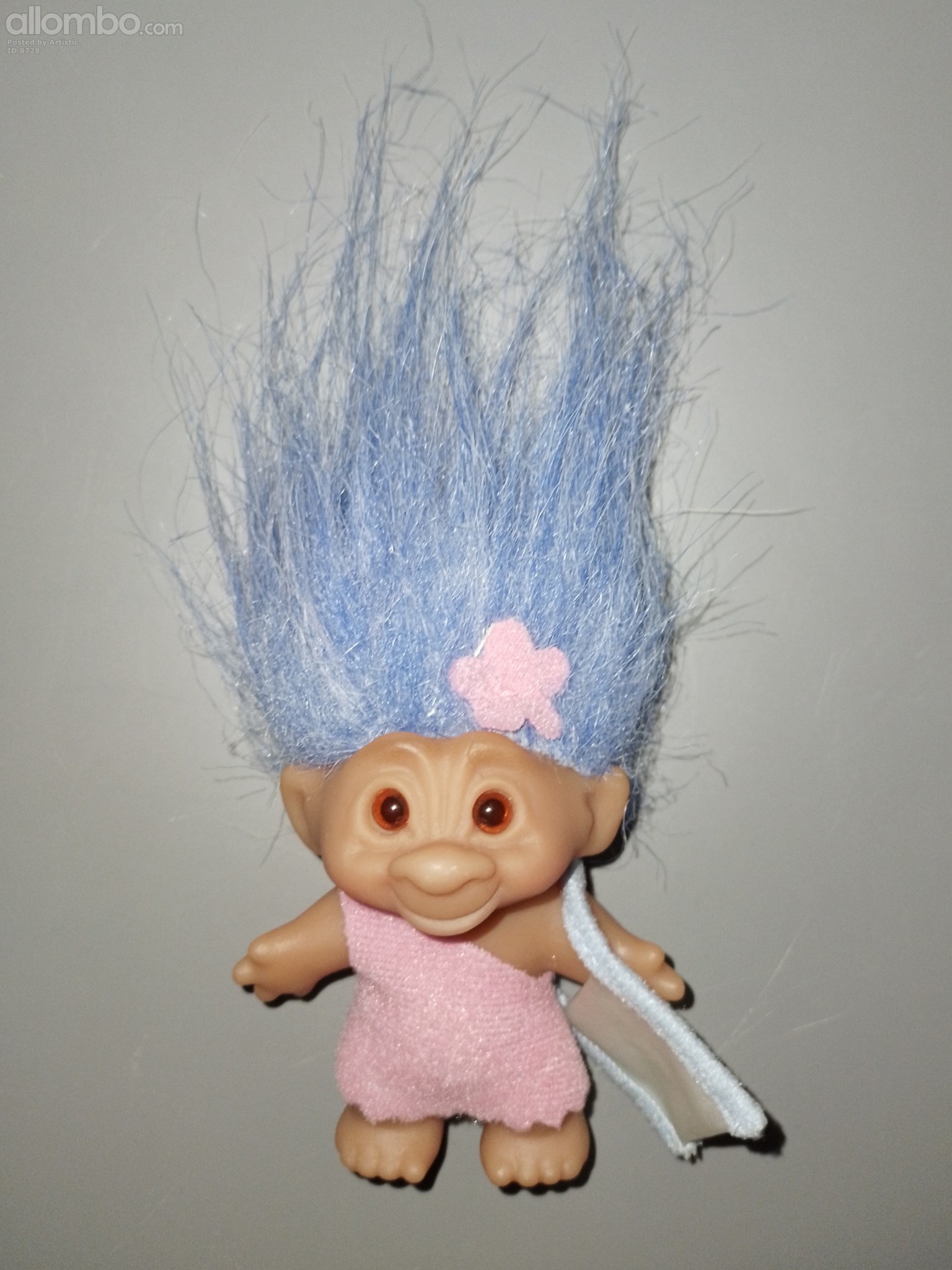 I got me a Mini Me, to use when taking pics, maybe I should color my hair?