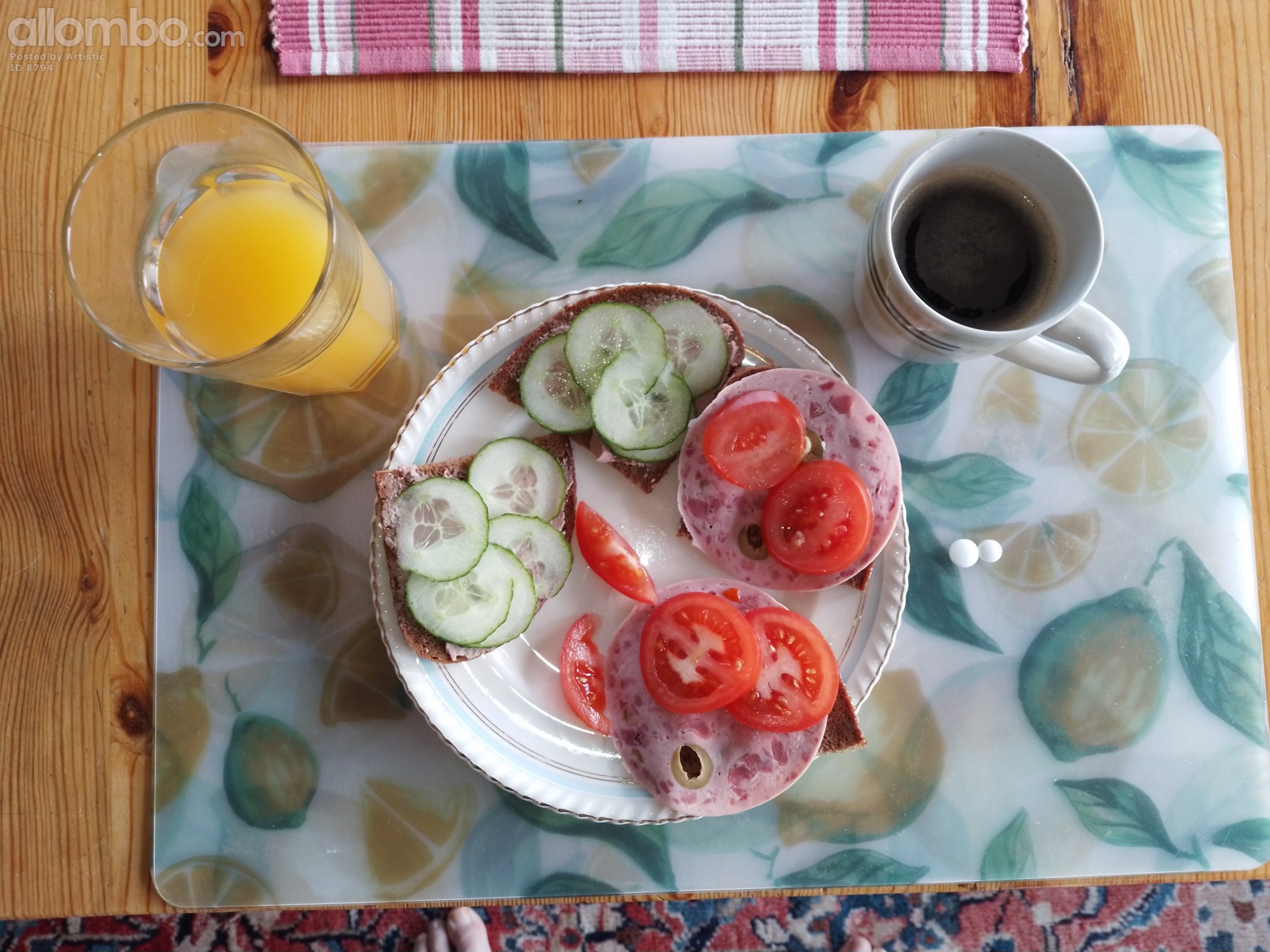 Breakfast of a champ...middle aged woman... retread, leverpastej,  olive mo...