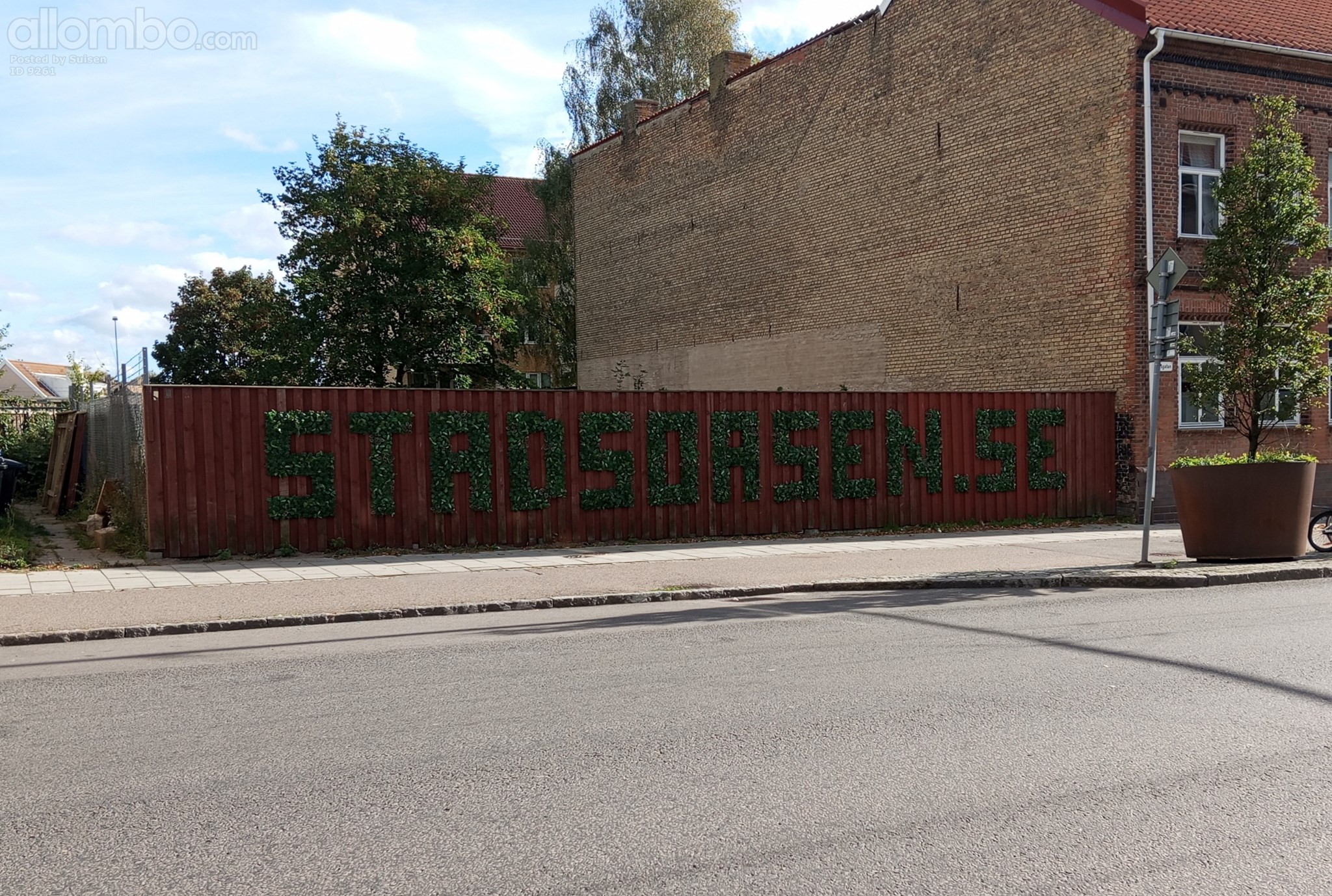 Cool way to advertise...