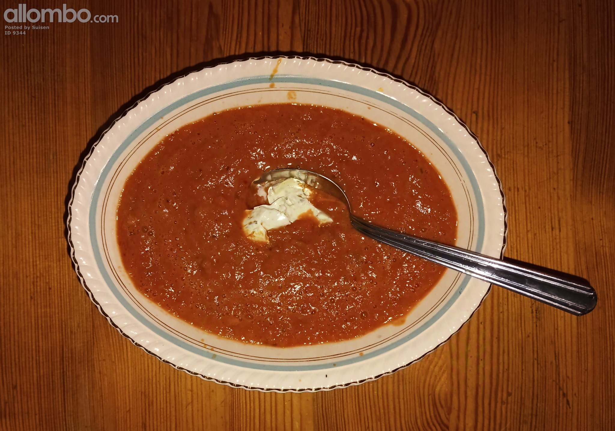 Tomato soup, tomatoes, ajvar, salt, pepper, basil, peas, onion, carrot, bul...