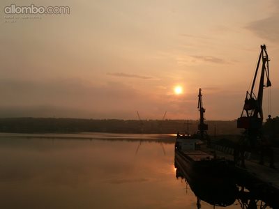 A chilly dawn in Vostochny harbour