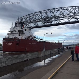 Huge ship going thru Duluth Harbor